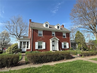 1003 N Water St, Uhrichsville, OH 44683