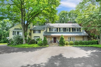 24 Eton Rd, Scarsdale, NY 10583