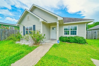 319 Dreamland Ave, Crosby, TX 77532