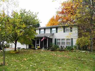1310 Sunset Dr, Winona Lake, IN 46590