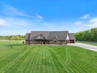 9073 Richfield Dr, Marshfield, WI 54449