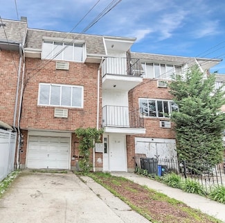 84-124 Austin St, Kew Gardens, NY 11415