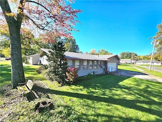 2621 Montgomery Ave NW, Warren, OH 44485
