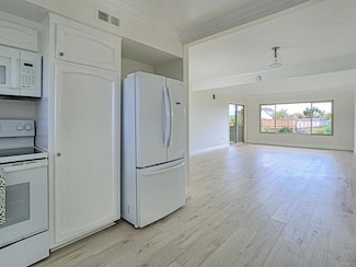 6808 Hyde Park Dr Unit L, San Diego, CA 92119