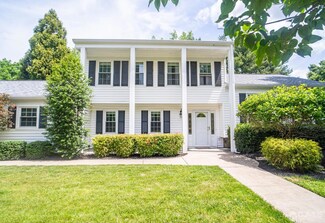 4 Rolling Ct, South Brunswick, NJ 08224