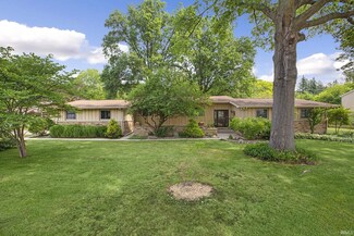 1301 Fairfax Dr, South Bend, IN 46614