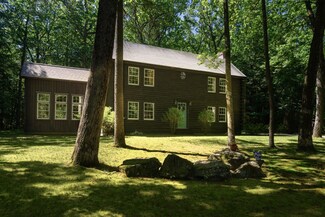 86 Southern Heights Dr, Vernon, VT 05354