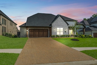 110 Oak Estates Dr, Conroe, TX 77384