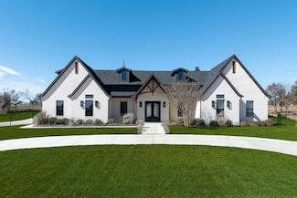 704 Glade Park Ct, Azle, TX 76020