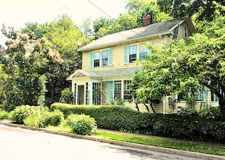 155 Moody Ave, Fairfield, CT 06825