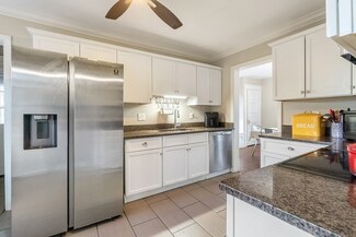 68 Abbott St, Springfield, MA 01118