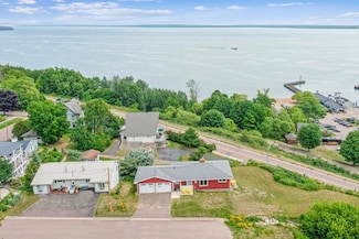 124 N 1st St, Bayfield, WI 54814