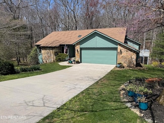54 Heather Glen Ct, Crossville, TN 38558