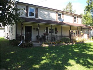 275 Cleveland Ave E, Warren, OH 44483