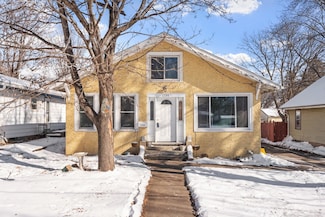 1704 Eustis St, Saint Paul, MN 55113