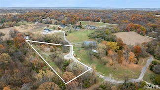 4373 Old Jamestown Winery Rd, Florissant, MO 63034