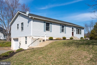 1234 Saint Pauls Church Rd, Pennsburg, PA 18073