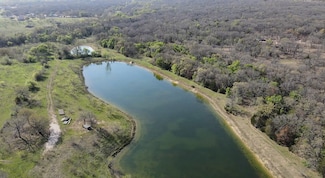 2005 Longhorn Pkwy, Axtell, TX 76624