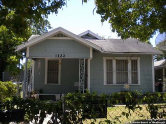 1122 W Ridgewood Ct, San Antonio, TX 78201