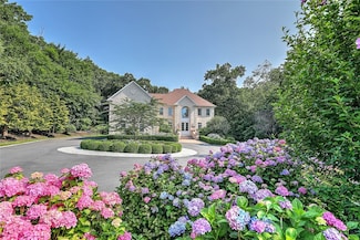 33 Susan Dr, Cumberland, RI 02864