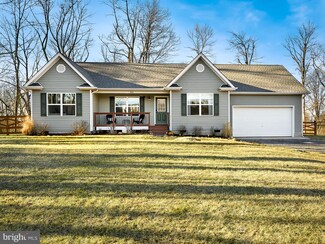 841 High Top Rd, Linden, VA 22642