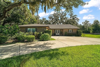 32132 Hickory Ln, Sorrento, FL 32776