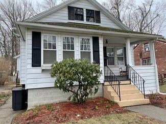 5 Dorset St, Worcester, MA 01602