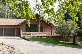 2785 Holly Ct NW, Swisher, IA 52338
