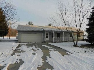 703 E Church St, West Unity, OH 43570