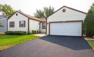 2043 University Dr, Naperville, IL 60565