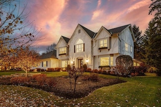 2490 Buckingham Place, Brookfield, WI 53045