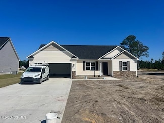 421 Windermere Rd, Hubert, NC 28539