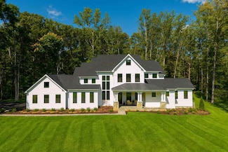 2218 Pinecrest St, Harbor Springs, MI 49740