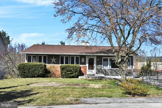 110 Hickory Ln, Newtown Square, PA 19073