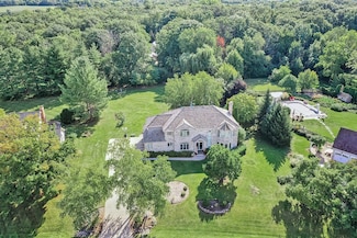 1551 Daybreak Dr, Libertyville, IL 60048