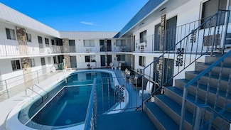 1958 Mckinley St Unit 15, Hollywood, FL 33020