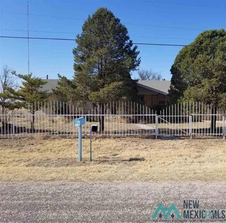 7425 N Kornegay Ln, Hobbs, NM 88242