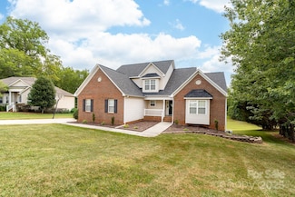 221 Deerfield Dr, Mount Holly, NC 28120