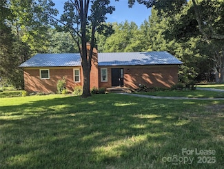 632 Catawba Cir N, Matthews, NC 28104