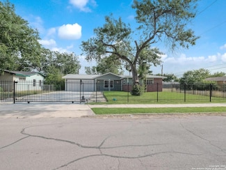 7811 Stagecoach Dr, San Antonio, TX 78227