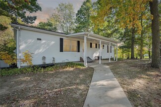 227 Bonniebrook Rd, Butler, PA 16002