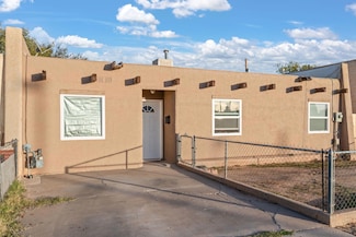 500 John Dr, Los Lunas, NM 87031