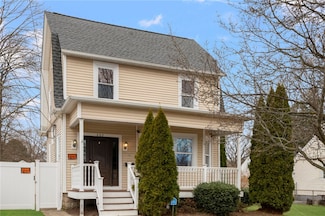 203 Holmes Rd, Warwick, RI 02888