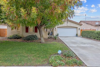 714 N Magna Carta Ave, Hanford, CA 93230