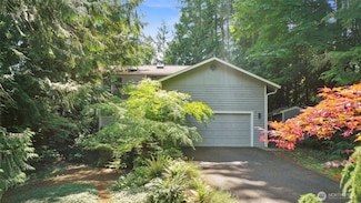 8747 Laguna Dr SW, Olympia, WA 98512