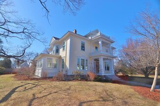 34 Bellevue Ave, Bangor, ME 04401