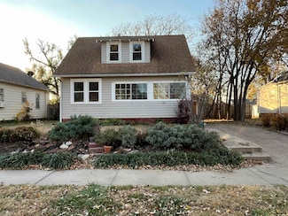 712 Custer St, Salina, KS 67401