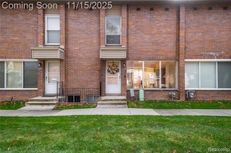 32661 5 Mile Rd, Livonia, MI 48154