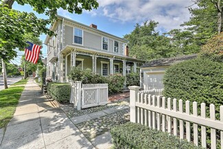 248 Hope St, Bristol, RI 02809