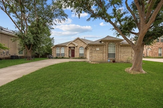 302 Abel Dr, Red Oak, TX 75154